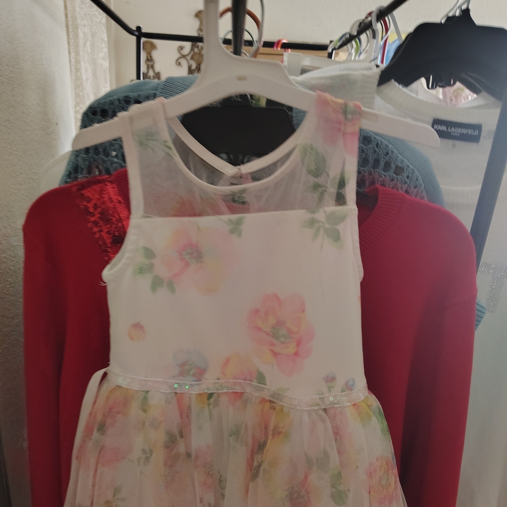 Charming Floral Kids Dress in Pastel Hues